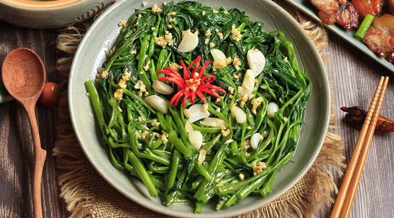 Cách xào rau muống bằng máy nấu ăn giúp rau xanh, giòn xào rau muống bằng máy nấu ăn